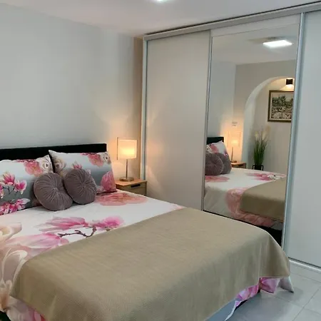 Apartment Urban Oasis *
