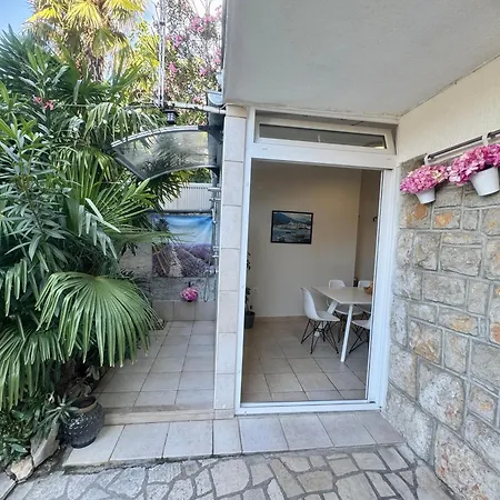 Urban Oasis Apartman *