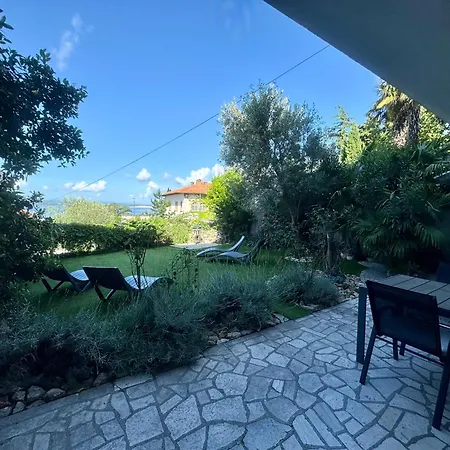 Urban Oasis Apartman *